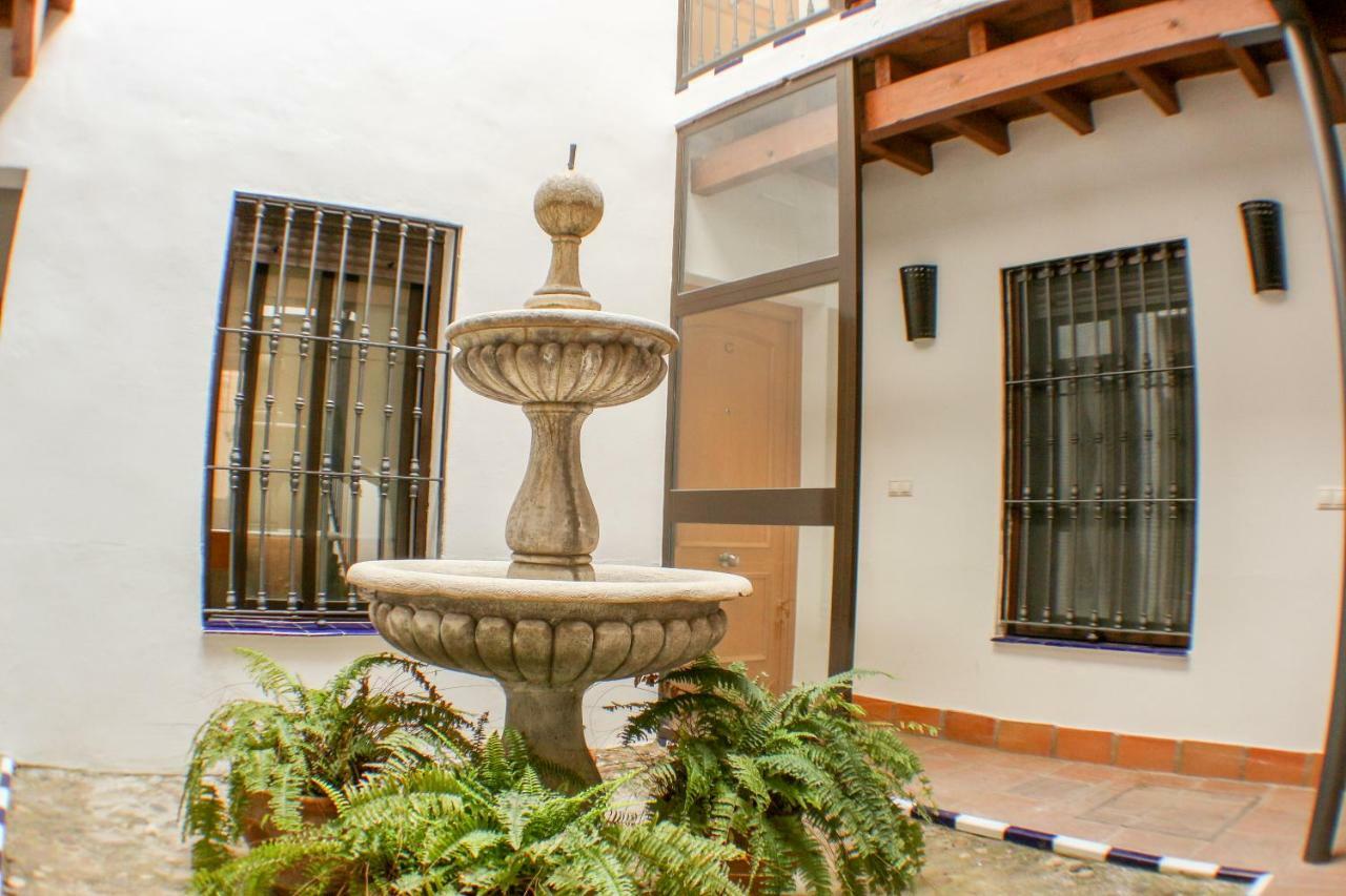 Calle Santa Marina 6 * Sevilla